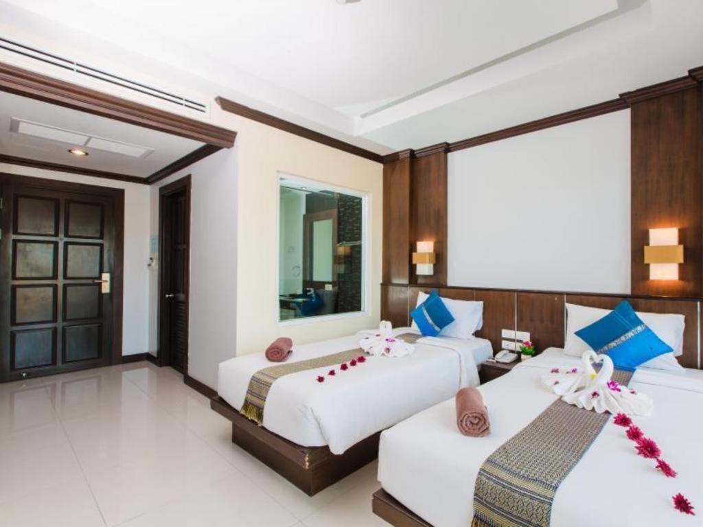Azure Bangla Phuket Hotel Patong Exterior photo
