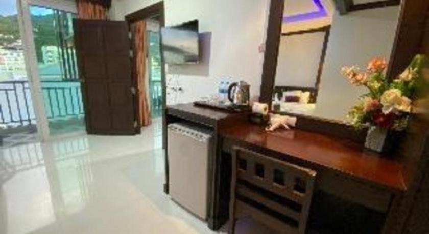 Azure Bangla Phuket Hotel Patong Exterior photo