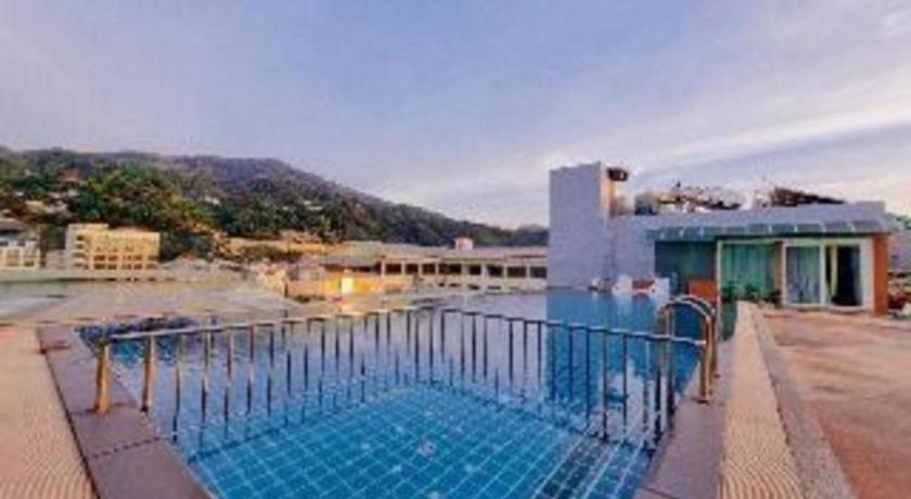 Azure Bangla Phuket Hotel Patong Exterior photo